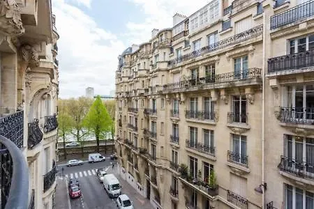 Cmg Paris